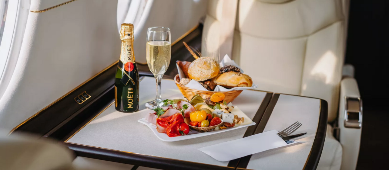 catering arrangement - red sea aviation Images High... Un viaje culinario a través del catering aéreo